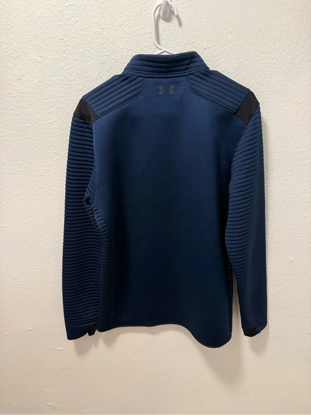 Under Armor Golf Cold Gear Navy Blue Structured Quarter-Zip Pullover. Men’s Med.